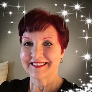 Meet your Posher, Elizabeth